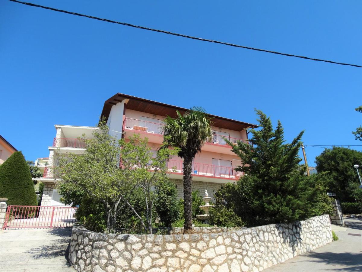 Отель Sobe Crikvenica 29926 - Mileva Экстерьер фото